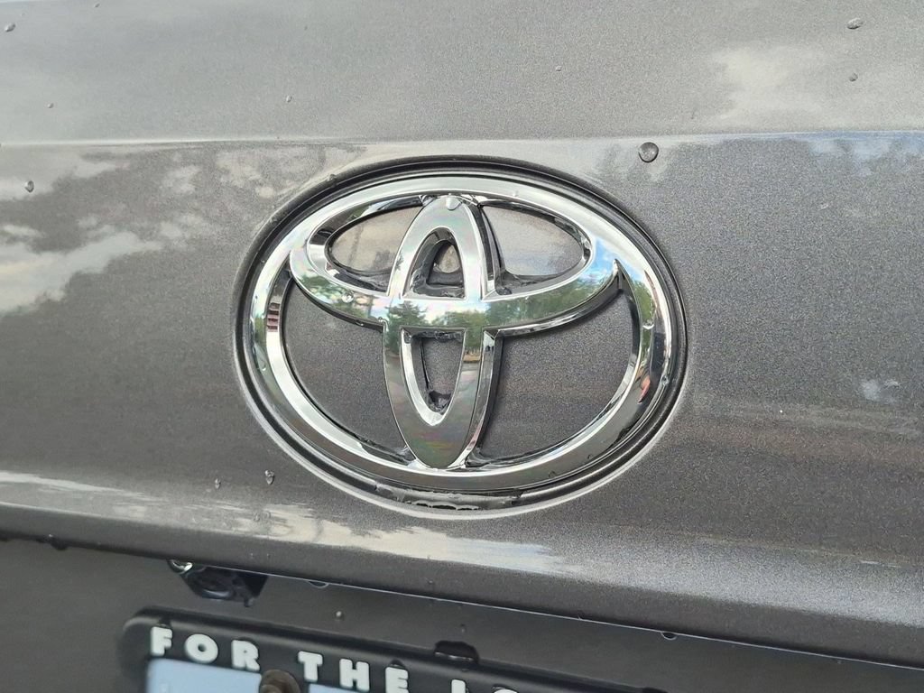 Used 2023 Toyota Highlander XLE FWD image 24