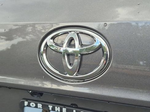 Used 2023 Toyota Highlander XLE FWD image 24