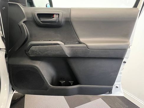 Used 2021 Toyota Tacoma SR RWD image 10