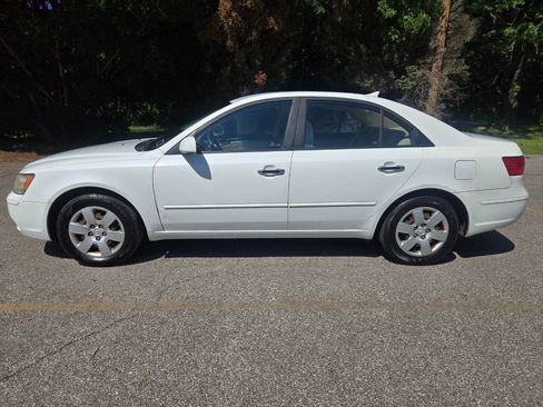 Used 2010 Hyundai Sonata GLS FWD image 4