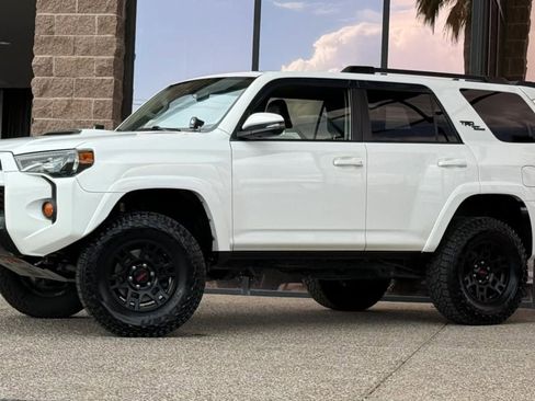 Used 2018 Toyota 4Runner TRD Off-Road Premium image 3