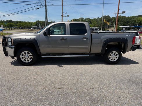 Used 2014 Chevrolet Silverado 2500 LT w/ Interior Plus Package AWD/4WD image 18