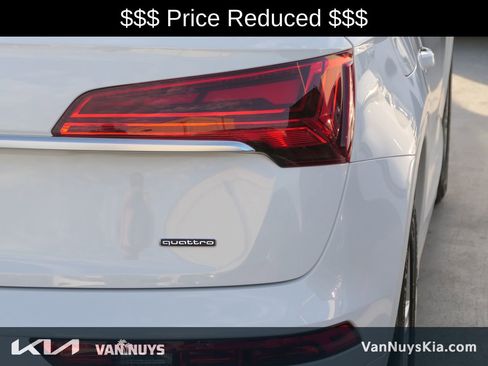 Used 2024 Audi Q5 2.0T Premium w/ Convenience Package image 3