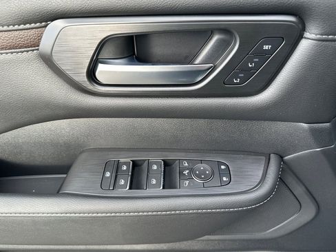 New 2026 Nissan Armada SL w/ Captain's Chari Seat Package image 8