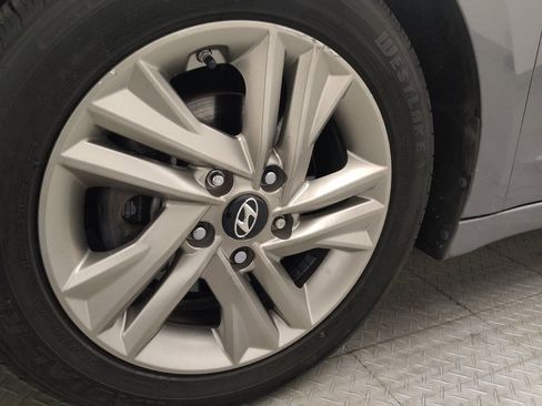 Used 2019 Hyundai Elantra SEL FWD image 31