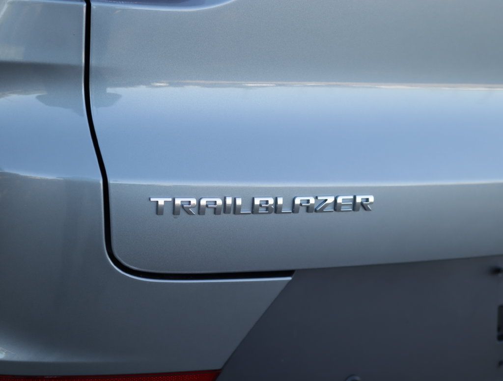 Used 2025 Chevrolet TrailBlazer LT w/ Convenience Package FWD image 33