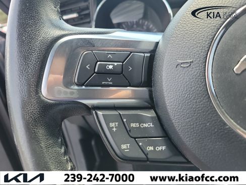 Used 2017 Ford Mustang Coupe RWD image 20