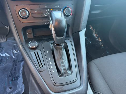 Used 2016 Ford Focus SE image 14