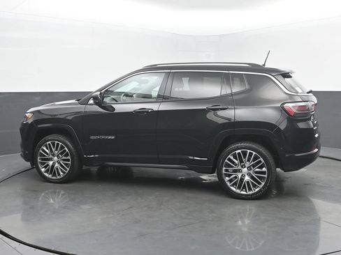 Used 2022 Jeep Compass Limited w/ Elite Group AWD/4WD image 3