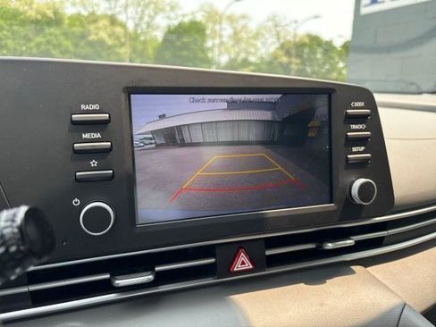 Used 2021 Hyundai Elantra SEL image 13