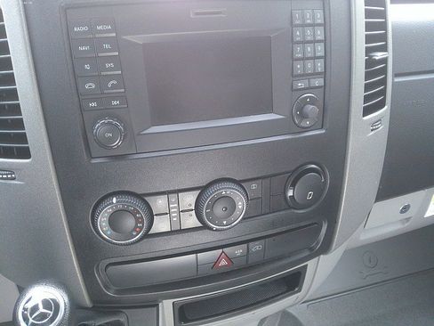 Used 2018 Mercedes-Benz Sprinter 3500 image 8