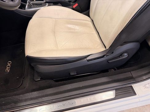Used 2013 Chrysler 200 Limited image 16