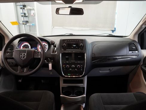 Used 2016 Dodge Grand Caravan SE w/ Quick Order Package 29E SE image 17