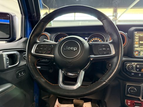 Used 2023 Jeep Gladiator Mojave w/ Dual Top Group image 13