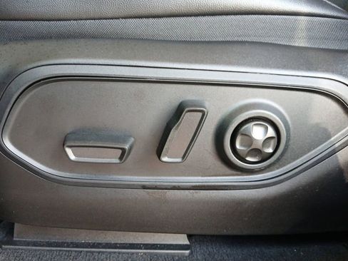 Used 2025 Jeep Grand Cherokee Altitude AWD/4WD image 28