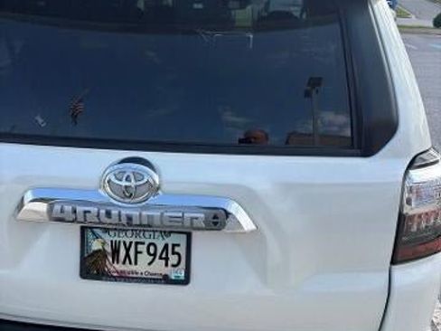 Used 2022 Toyota 4Runner Limited AWD/4WD image 32