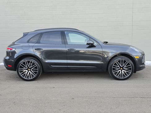 Certified 2025 Porsche Macan AWD/4WD image 10