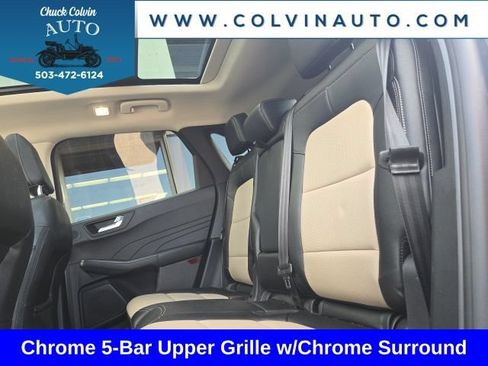 Used 2022 Ford Escape Titanium w/ Titanium Elite Package AWD/4WD image 7