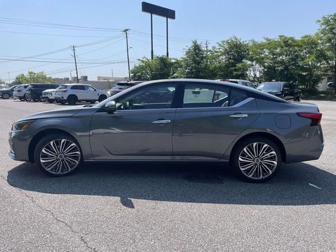 Used 2025 Nissan Altima 2.5 SL AWD/4WD image 6