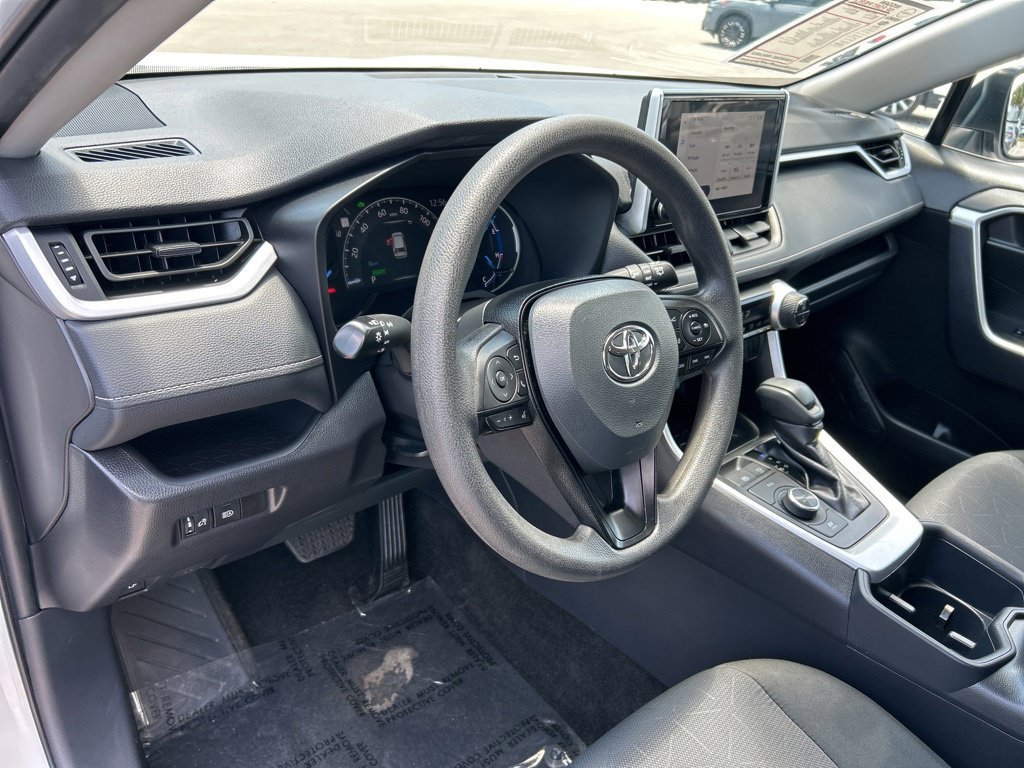 Used 2025 Toyota RAV4 XLE AWD/4WD image 22