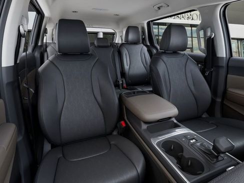 New 2026 Kia Carnival LXS image 16