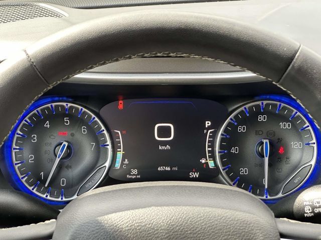 Used 2023 Chrysler Pacifica Touring-L FWD image 25
