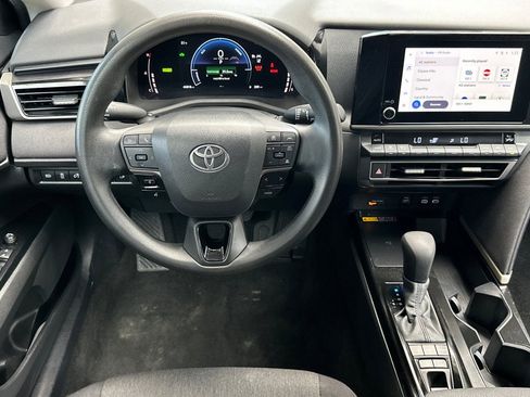 Used 2025 Toyota Camry LE FWD image 14