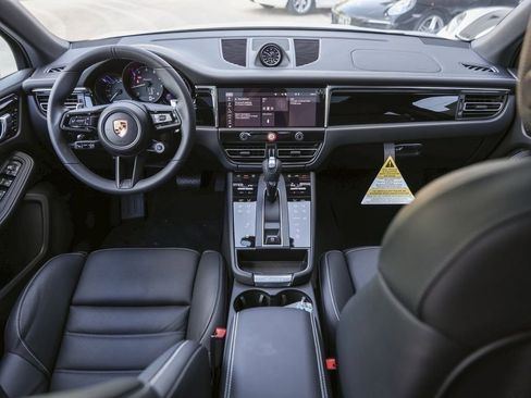 Certified 2026 Porsche Macan Turbo AWD/4WD image 36