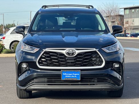 Used 2020 Toyota Highlander XLE image 8