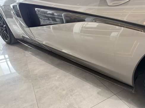 Used 2017 McLaren 570S RWD image 25