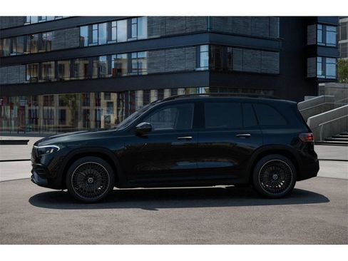 Used 2024 Mercedes-Benz EQB 300 4MATIC image 35