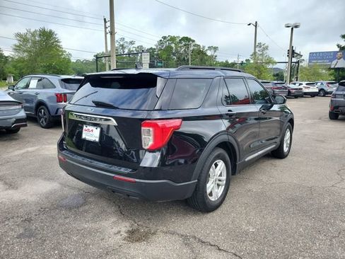 Used 2022 Ford Explorer XLT RWD image 2