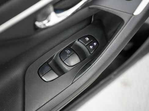 Used 2017 Nissan Altima 2.5 SV image 41