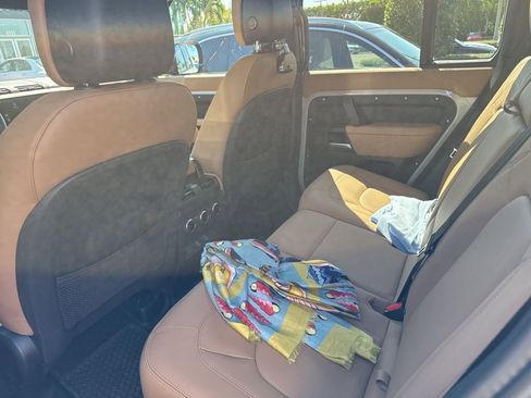 Used 2026 Land Rover Defender 110 X-Dynamic SE image 6