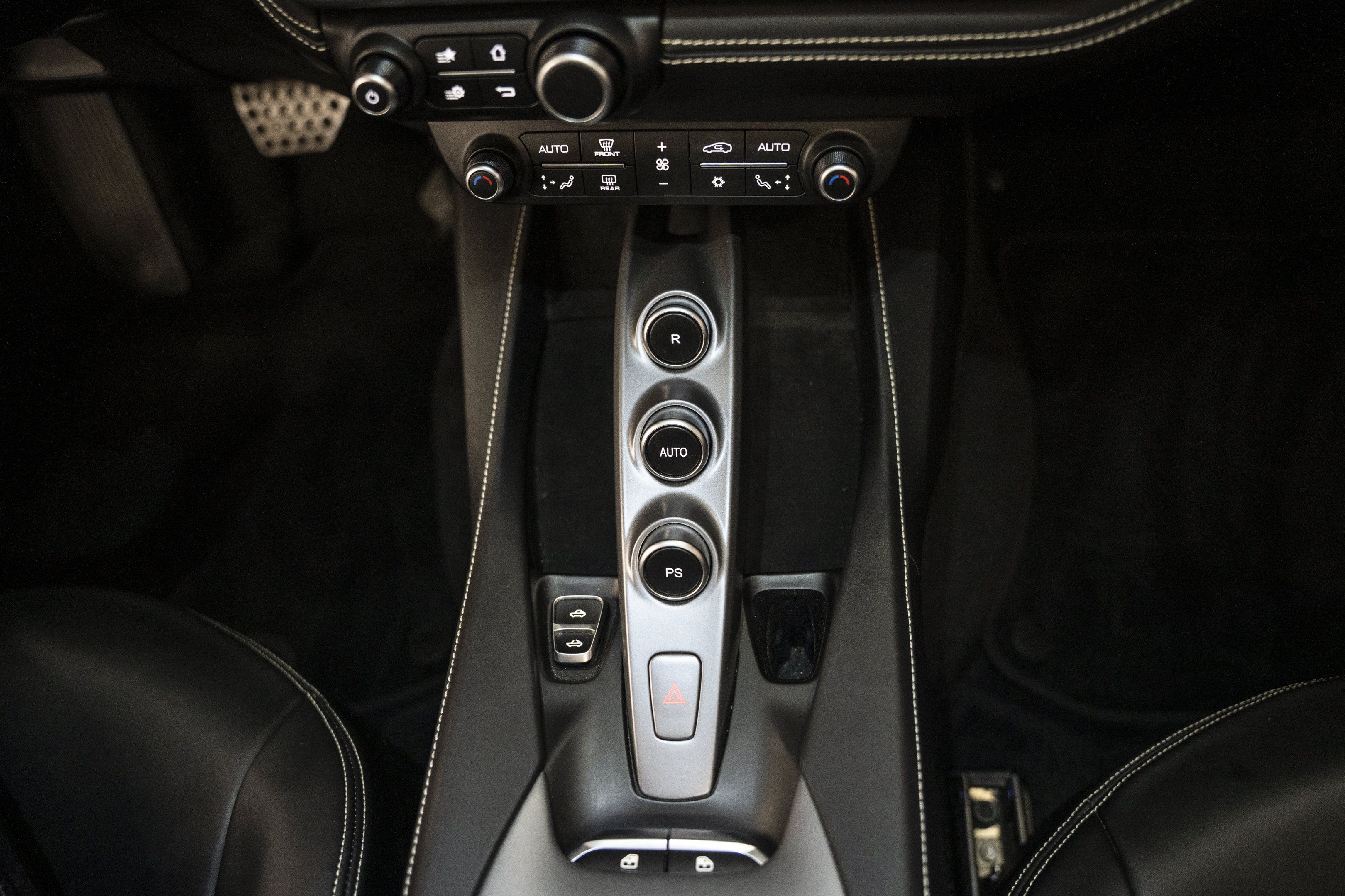 Used 2020 Ferrari Portofino RWD image 50