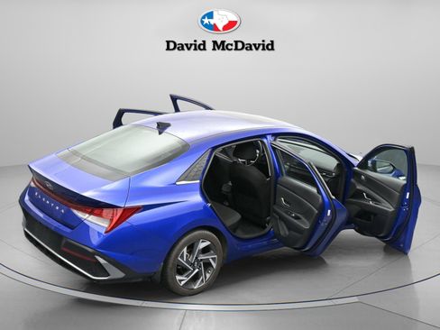 Used 2024 Hyundai Elantra SEL w/ Convenience Package image 19