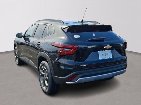 New 2026 Chevrolet Trax LT w/ Sunroof Package image 3