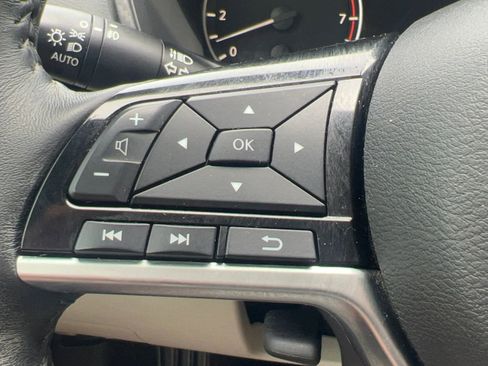 Used 2019 Nissan Altima 2.5 SV FWD image 12