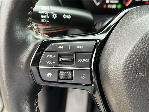 Used 2025 Honda HR-V Sport image 11