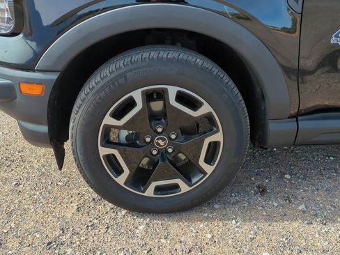 Used 2023 Ford Bronco Sport Outer Banks w/ Tech Package image 11