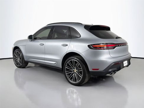 Certified 2026 Porsche Macan AWD/4WD image 3