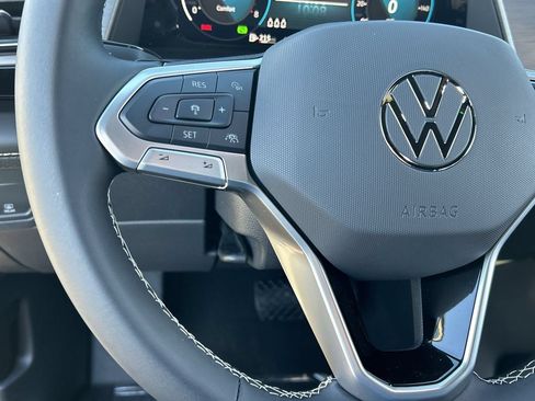 New 2026 Volkswagen Atlas Cross Sport SE FWD image 19