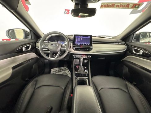 Used 2025 Jeep Compass Limited AWD/4WD image 39