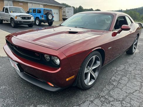 Used 2014 Dodge Challenger R/T RWD image 7