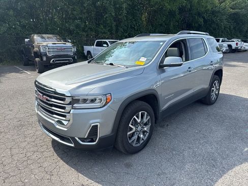 Certified 2023 GMC Acadia SLT w/ LPO, Floor Liner Package FWD image 3