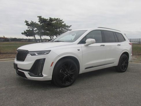 Used 2023 Cadillac XT6 Premium Luxury w/ Technology Package image 23