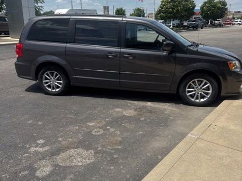 Used 2016 Dodge Grand Caravan SXT w/ Rear Park Assist Package FWD image 5