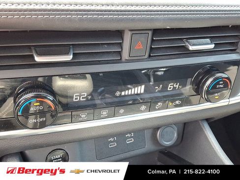 Used 2024 Nissan Rogue SV AWD/4WD image 18