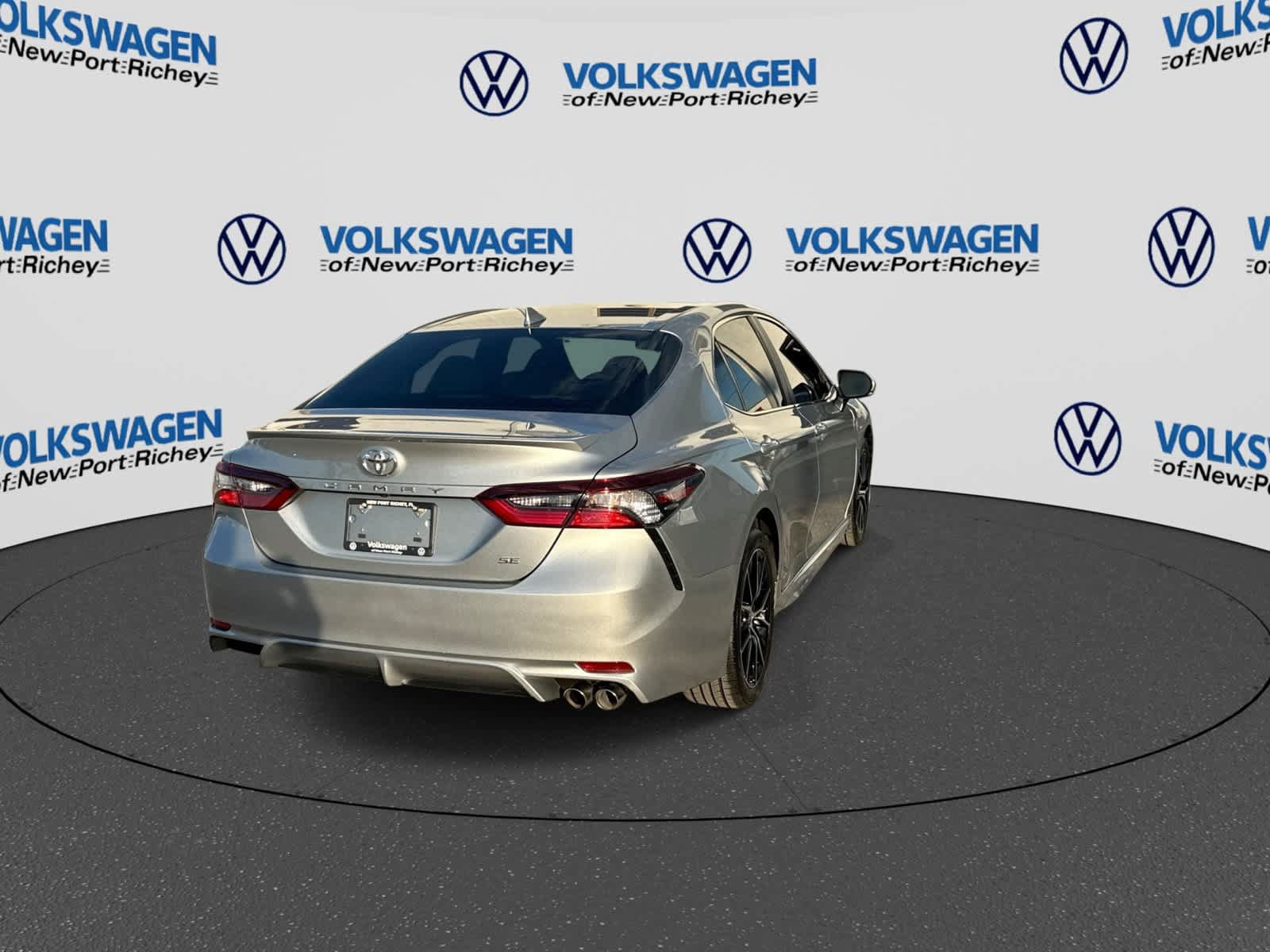 Used 2023 Toyota Camry SE FWD image 14