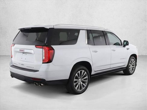 Used 2024 GMC Yukon XL Denali RWD image 7